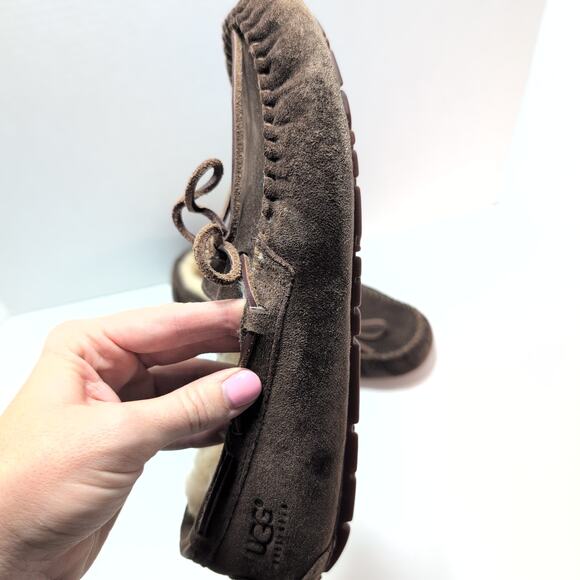 Ugg Dakota Leather Sheepskin Moccasins Women's Size 9 - Picture 2 of 9